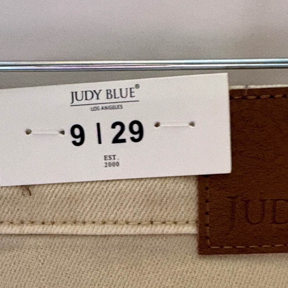 Judy Blue High Rise Jeans in Cream - Picture 8 of 9